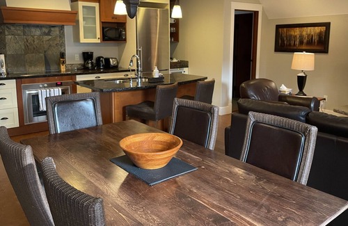 Canmore Apartment | Wonderful 3rd Floor 2B2B Executive Condo w/Mt View