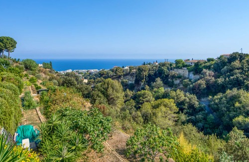 Ventabrun Villa | Wonderful and quiet villa with large garden and pool in Nice - Welkeys