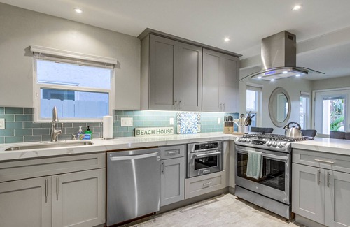 South Mission Beach House | Wonderful bayside home close to the ocean w/WiFi, patio, private washer/dryer