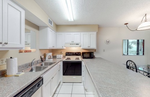 Orange Beach Condo | Wonderful beachfront vacation complex with private pool, WiFi, balcony & AC