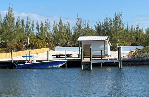 Treasure Cay Boat Rental | Wonderful boat DOCK in Treasure Cay