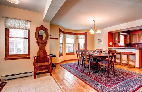 Historic District House | Wonderful, Charming Downtown Home - Walk Everywhere! Amazing Value.