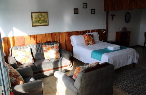 San Isidro Bed & Breakfast | Wonderful climate at 4000ft. Views of entire Central Valley! Close to Airport