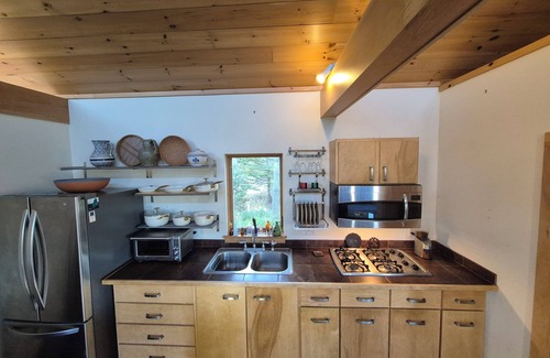 Blue Hill House | Wonderful Compound in lovely South Blue Hill with WiFi, AC . Has Guest House!