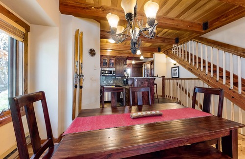 Steamboat Springs House | Wonderful condo close to lifts w/deck, full kitchen, fireplace, & washer/dryer