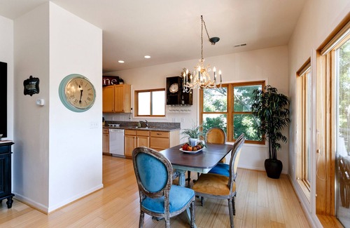 Hood River Condo | WONDERFUL Downtown Condo with everything in the heart of Hood River
