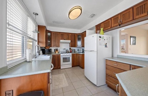 Old Ponte Vedra Beach House | Wonderful family home with a pool in the heart of Ponte Vedra Beach! OCEAN VIEWS and beach access just across the street.