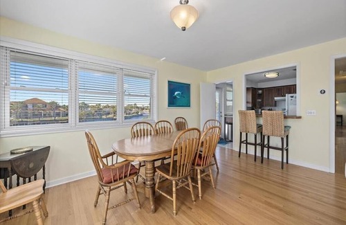 Old Ponte Vedra Beach House | Wonderful family home with a pool in the heart of Ponte Vedra Beach! OCEAN VIEWS and beach access just across the street.