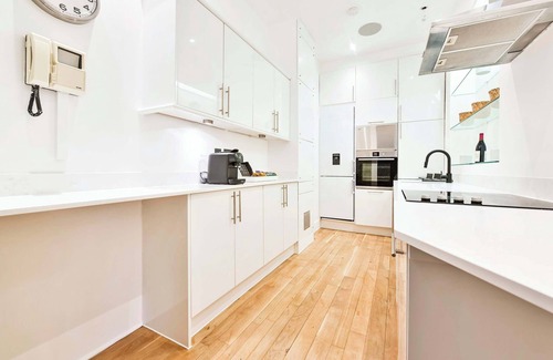Fitzrovia Apartment | Wonderful Fitzrovia 3 Bed Apartment