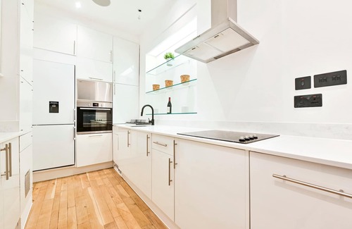 Fitzrovia Apartment | Wonderful Fitzrovia 3 Bed Apartment