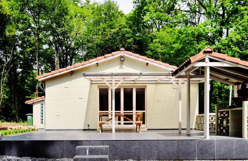 Sevry House | Wonderful Holiday Home in Beauaring with Sauna
