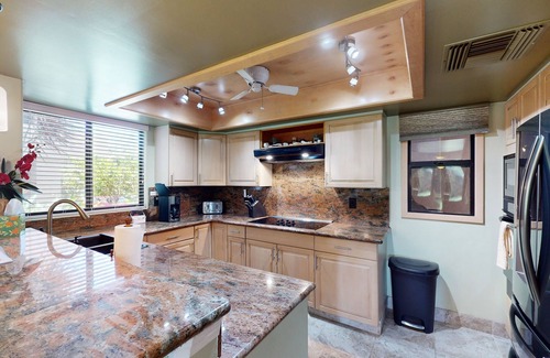 Waikoloa Condo | Wonderful home with central AC, heated pool & hot tub - close to dining