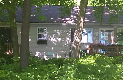 Jeddo Cottage | Wonderful Lake Huron View Close To Quaint Village Of Lexington