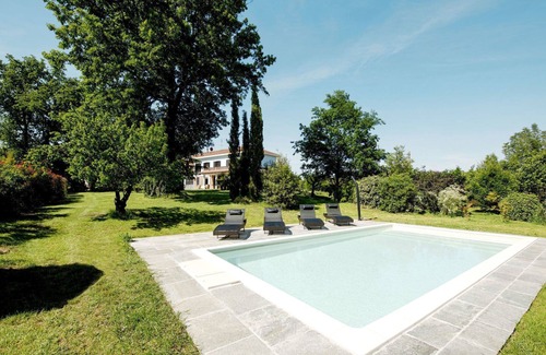 San Damiano dʼAsti House | Wonderful private villa with private pool, WIFI, A/C, TV, patio, pets allowed and parking