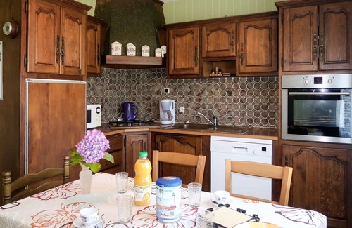 Kermaria-Sulard House | Wonderful private villa for 7 guests with WIFI, TV, pets allowed and parking