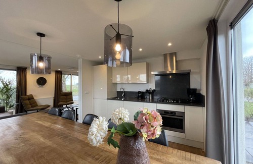 Graft House | Wonderful private villa for 10 guests with WIFI, pool, TV and terrace