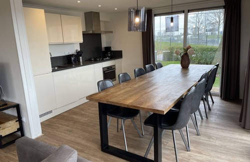 Graft House | Wonderful private villa for 10 guests with WIFI, pool, TV and terrace