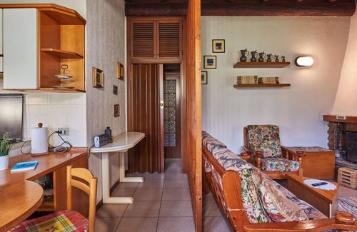 Claino Con Osteno House | Wonderful private villa for 4 people with WIFI, TV, patio, pets allowed and panoramic view