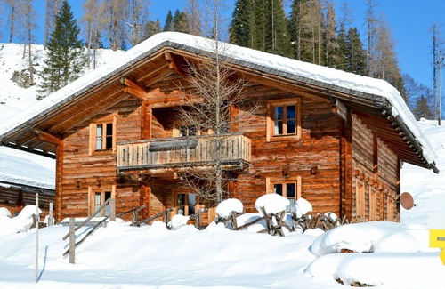 Untertauern House | Wonderful private villa for 17 people with WIFI, TV, balcony and parking