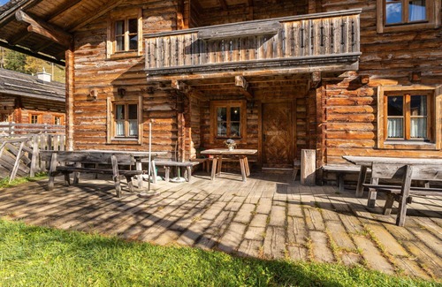 Untertauern House | Wonderful private villa for 17 people with WIFI, TV, balcony and parking