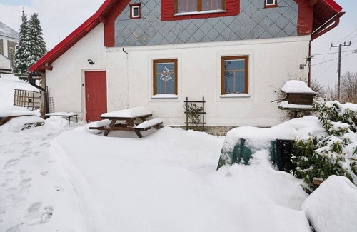 Prichovice House | Wonderful private villa for 9 people with WIFI, TV, pets allowed and parking