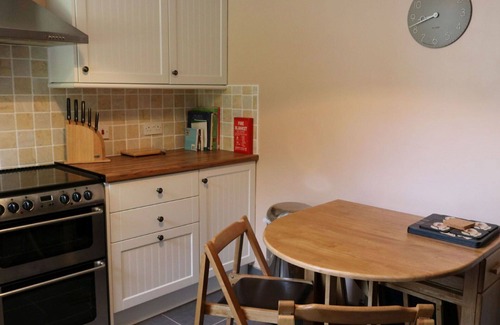 Breakish House | Wonderful private villa for 4 people with WIFI, TV, patio, pets allowed and parking