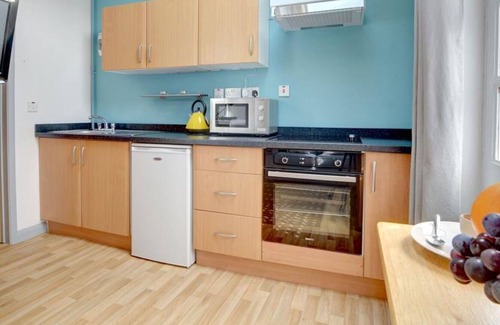 Goudhurst House | Wonderful private villa for 2 guests with WIFI, TV, patio and parking