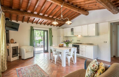 Montevarchi Villa | Wonderful private villa for 12 guests with private pool, WIFI, A/C, hot tub and TV