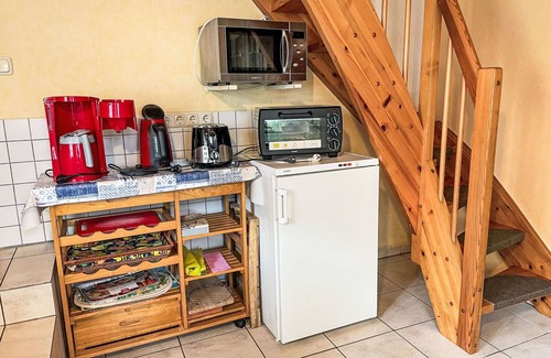 Gristow House | Wonderful private villa for 4 guests with WIFI, TV, terrace and parking