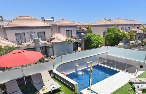 Costa Meloneras House | Wonderful private villa for 8 guests with WIFI, A/C, private pool, TV, pets allowed and parking