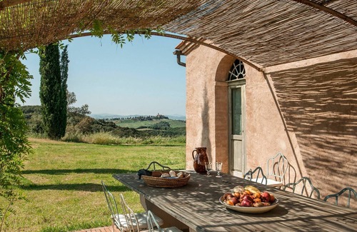 Camigliano Villa | Wonderful private villa for 10 people with WIFI, private pool, A/C, TV, panoramic view and parking