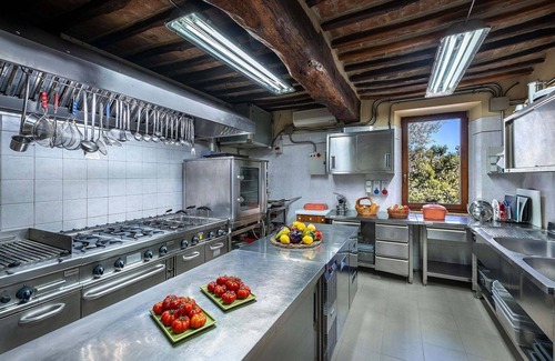 Camigliano Villa | Wonderful private villa for 12 people with WIFI, private pool, A/C, TV, terrace and parking