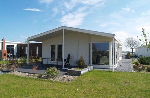 IJhorst House | Wonderful private villa for 6 guests with pool, WIFI, TV and terrace