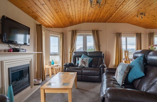 Kinross House | Wonderful private villa for 6 people with WIFI, TV, balcony, pets allowed and parking