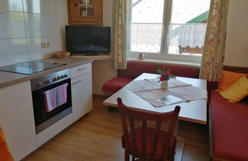 Oberwang House | Wonderful private villa for 4 people with TV and terrace