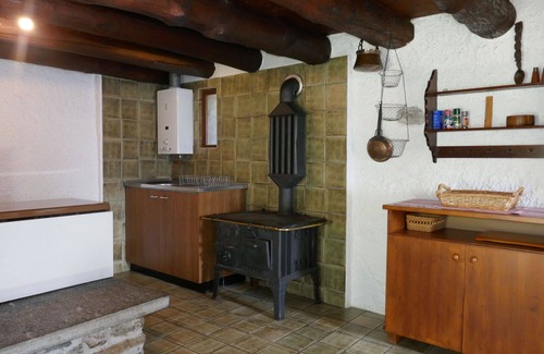 Acquarossa House | Wonderful private villa for 4 people with WIFI, TV, terrace, pets allowed and parking
