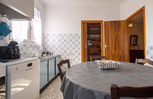 Montauriol House | Wonderful private villa for 7 people with TV and terrace