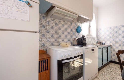 Montauriol House | Wonderful private villa for 7 people with TV and terrace