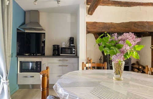 Teyssieu House | Wonderful private villa for 4 guests with TV, terrace and pets allowed