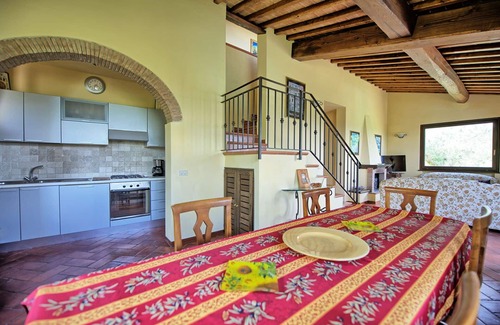 Lucignano Villa | Wonderful private villa for 12 people with A/C, WIFI, private pool, TV, patio and panoramic view