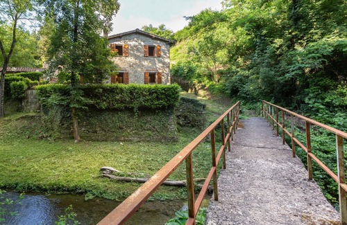Molezzano Villa | Wonderful private villa for 4 guests with WIFI, TV, patio and pets allowed