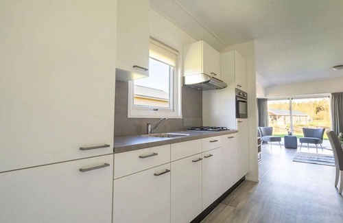 Nunspeet House | Wonderful private villa for 4 people with WIFI, pool, TV and terrace