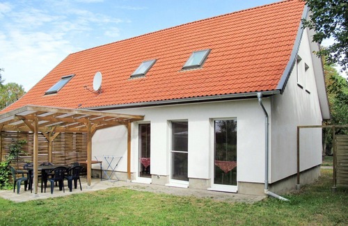Neu Poserin House | Wonderful private villa for 6 guests with TV, terrace and pets allowed