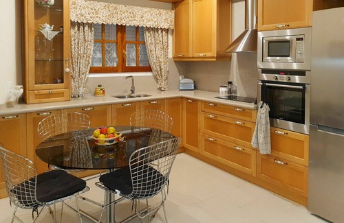 Alcover House | Wonderful private villa for 13 guests with A/C, private pool, WIFI, TV, patio and parking