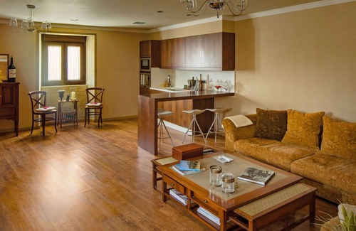 Malpica de Bergantinos House | Wonderful private villa for 8 people with WIFI, TV, terrace and parking