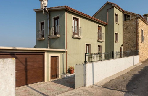 Malpica de Bergantinos House | Wonderful private villa for 8 people with WIFI, TV, terrace and parking