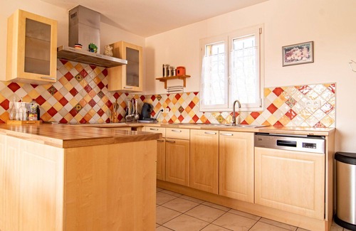 Regusse House | Wonderful private villa for 4 guests with private pool, TV, terrace and parking