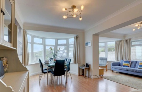 Woolacombe Villa | Wonderful private villa for 6 guests with WIFI, TV, terrace, pets allowed and parking