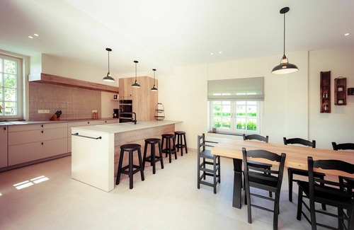 Zandvoorde Villa | Wonderful private villa for 14 people with WIFI, private pool, TV, terrace and panoramic view