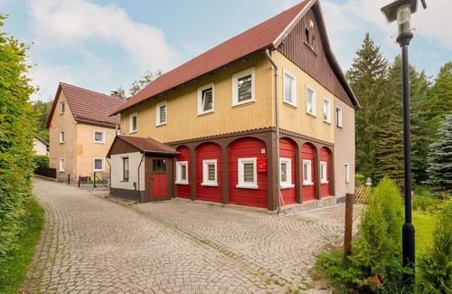 Oybin House | Wonderful private villa for 10 people with hot tub, WIFI, TV, patio and pets allowed